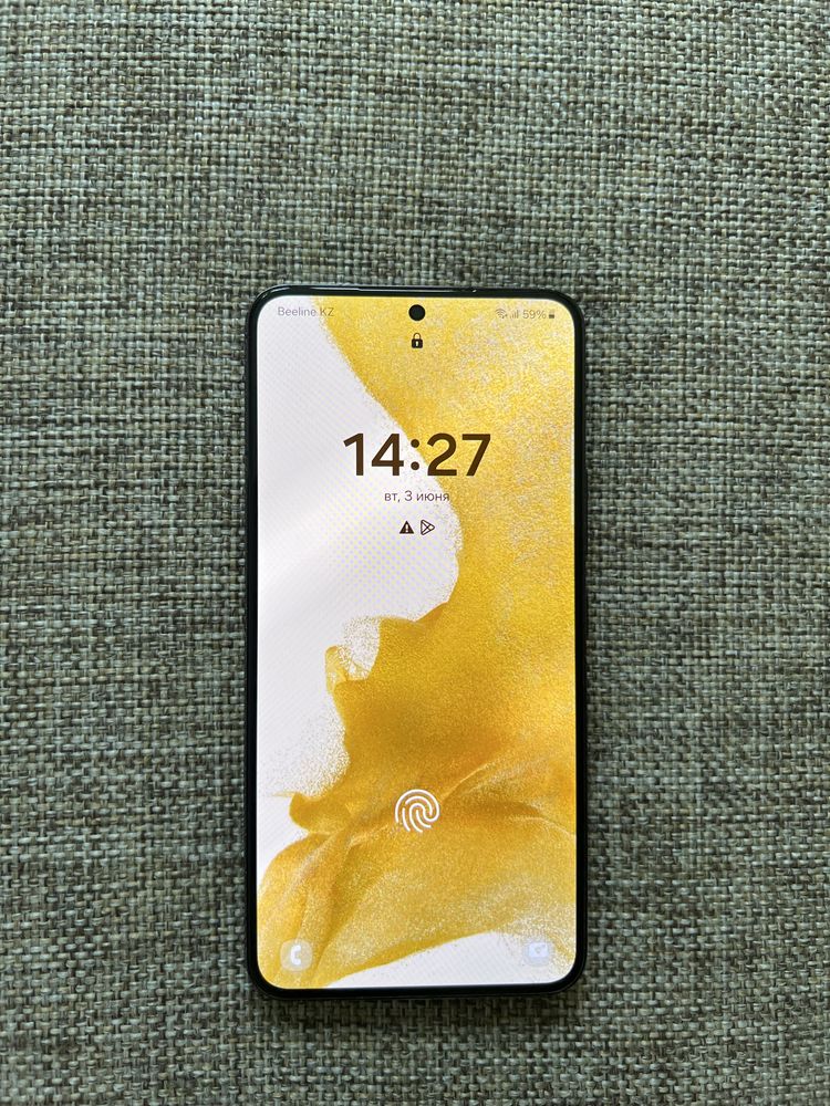 SAMSUNG S22 8/128 в отличном состоянии, без ремонта