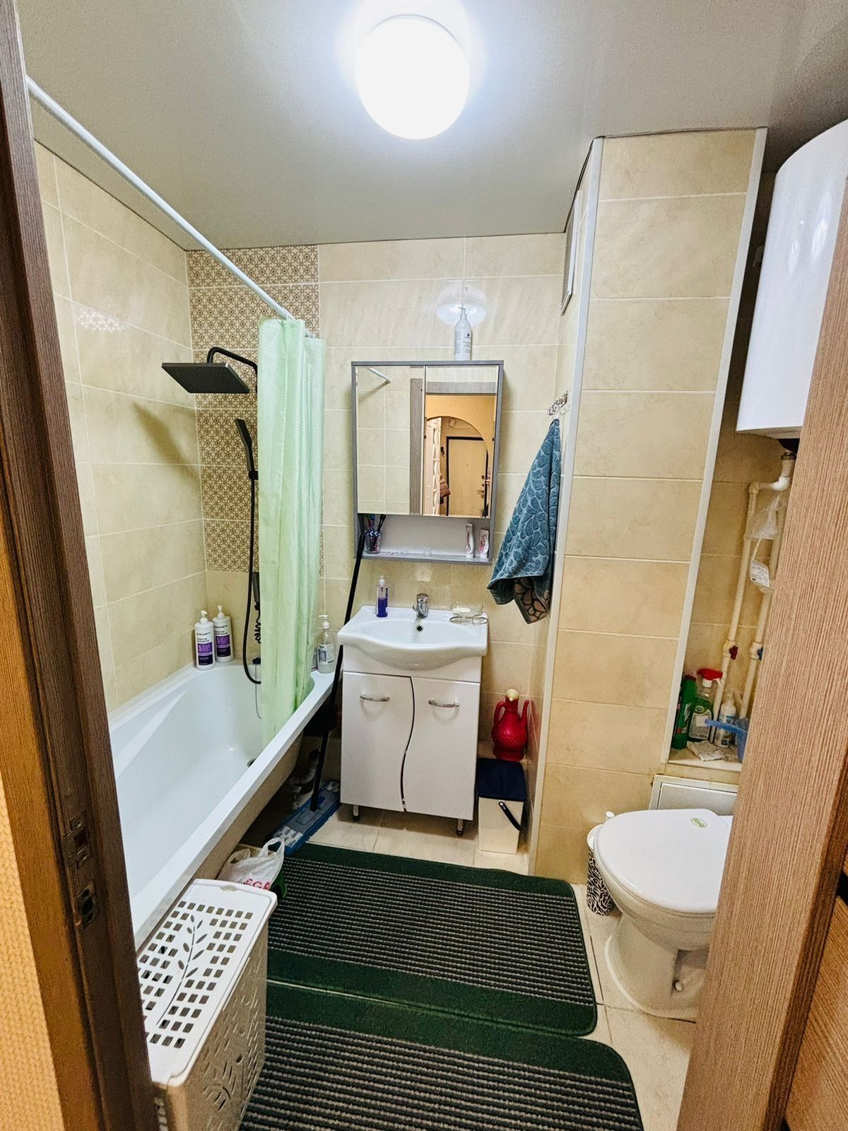 Продам 4х комн квартиру на степном 2, 7 этаж из 9, в хорошем состоянии