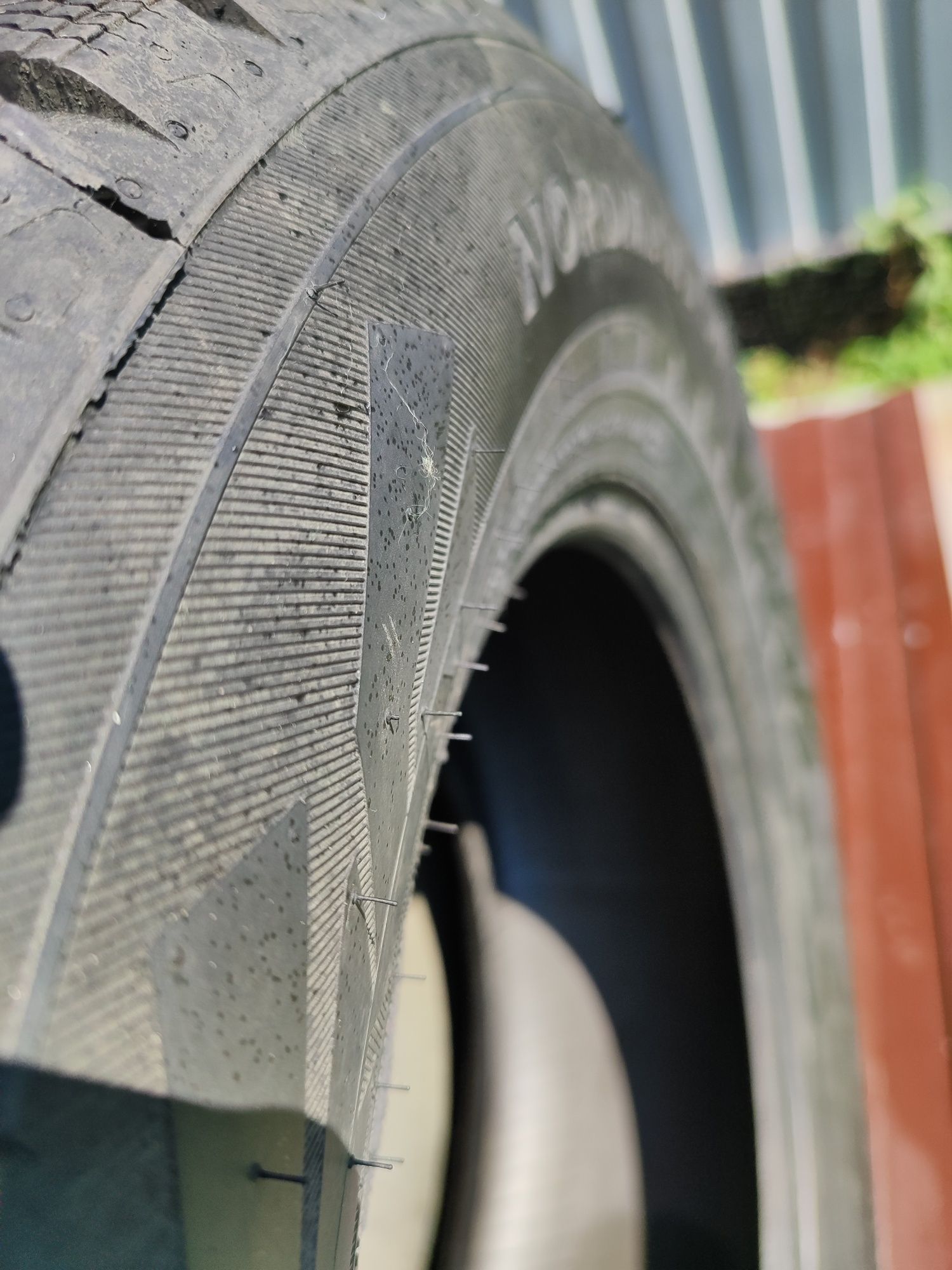 Шины шипы  265/60/R18, Nokian. Комплект 4 шт.