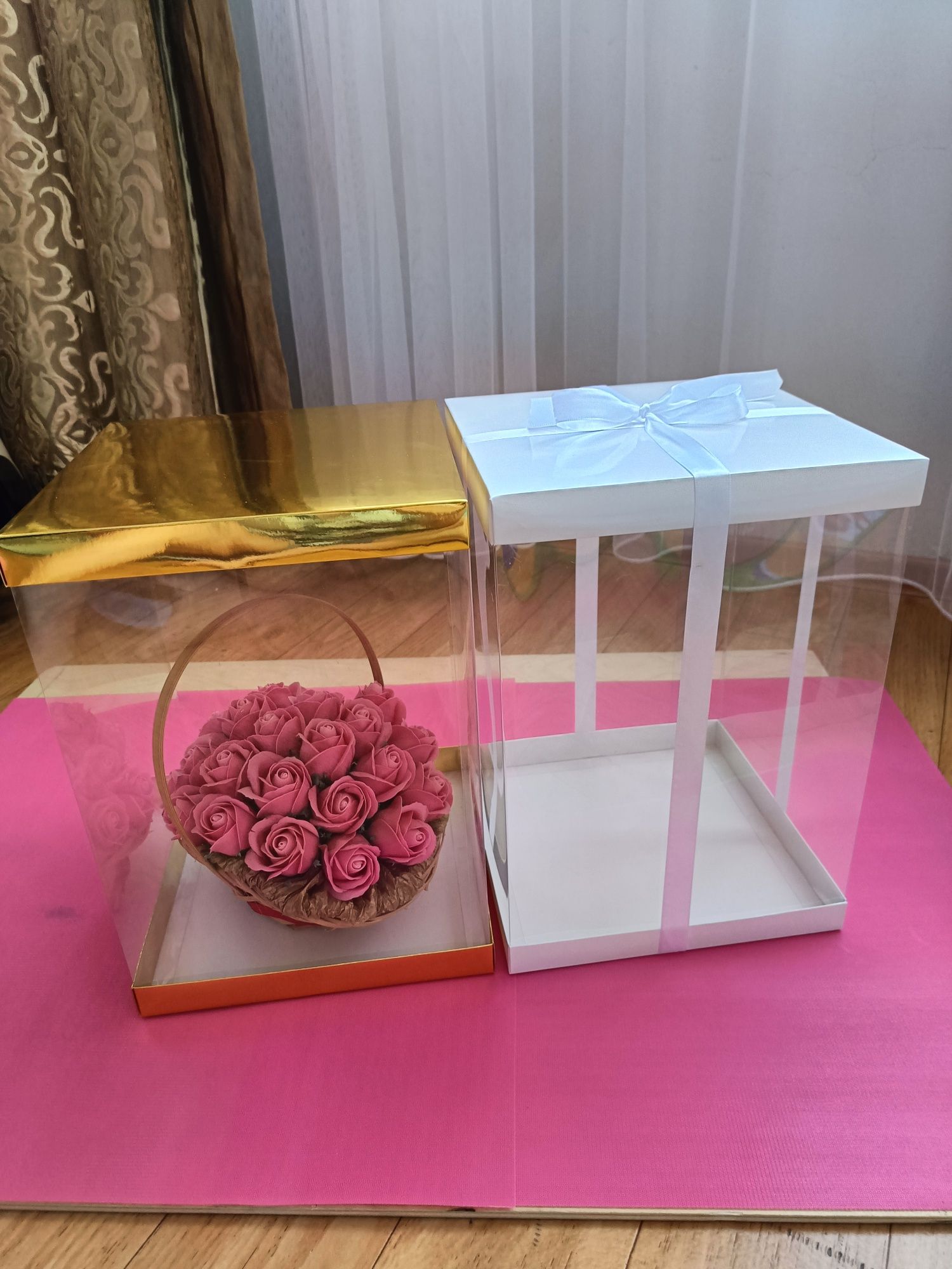 Прозрачные коробки для подарков