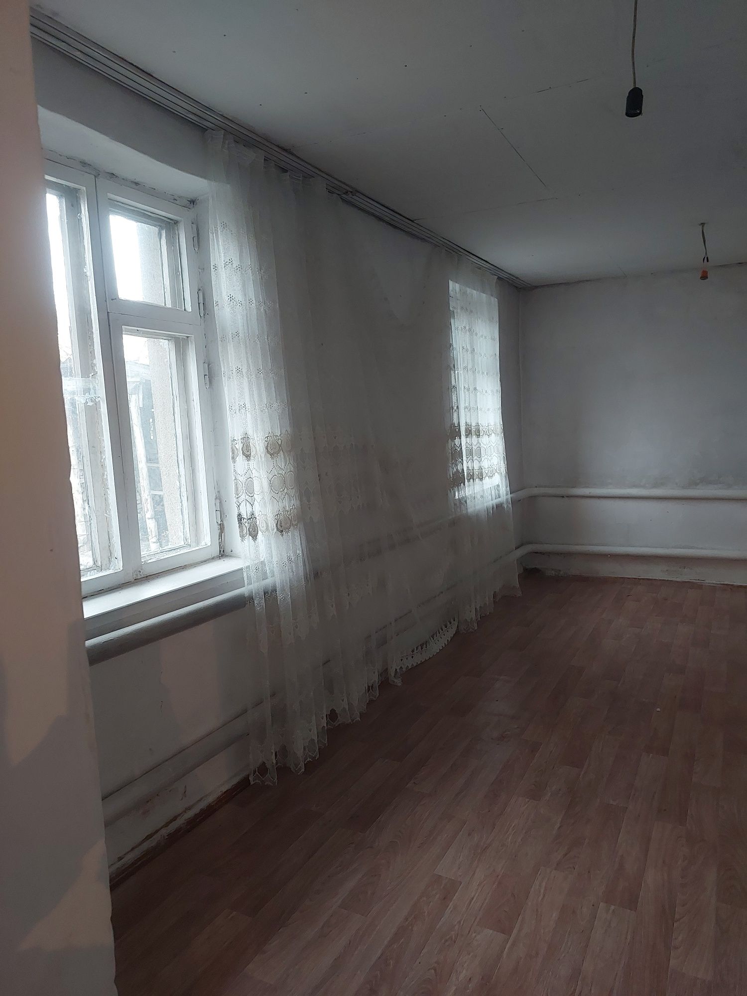 Продам дом кирпичный большой участок