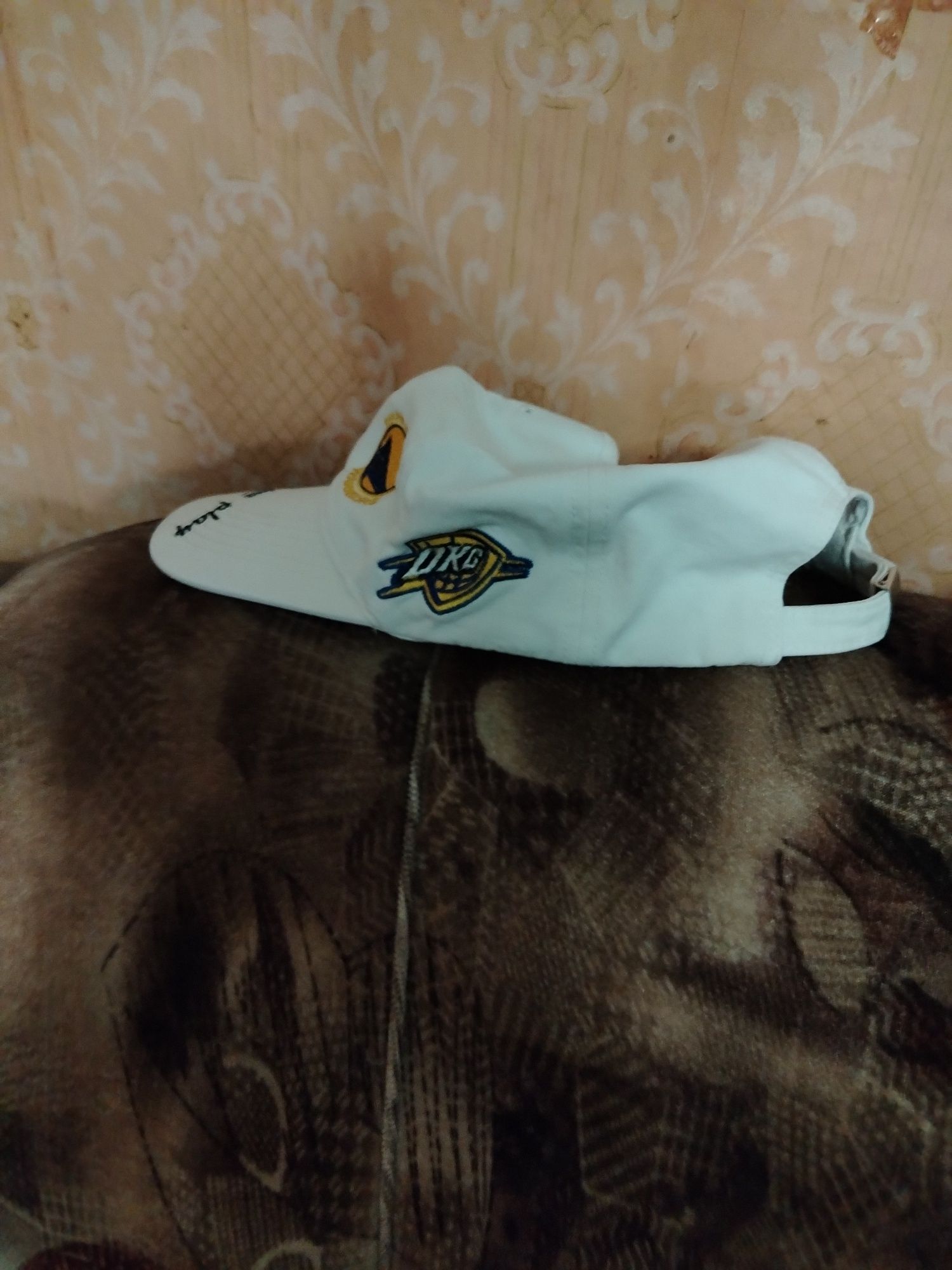 Кепка новая срочно нужно продать