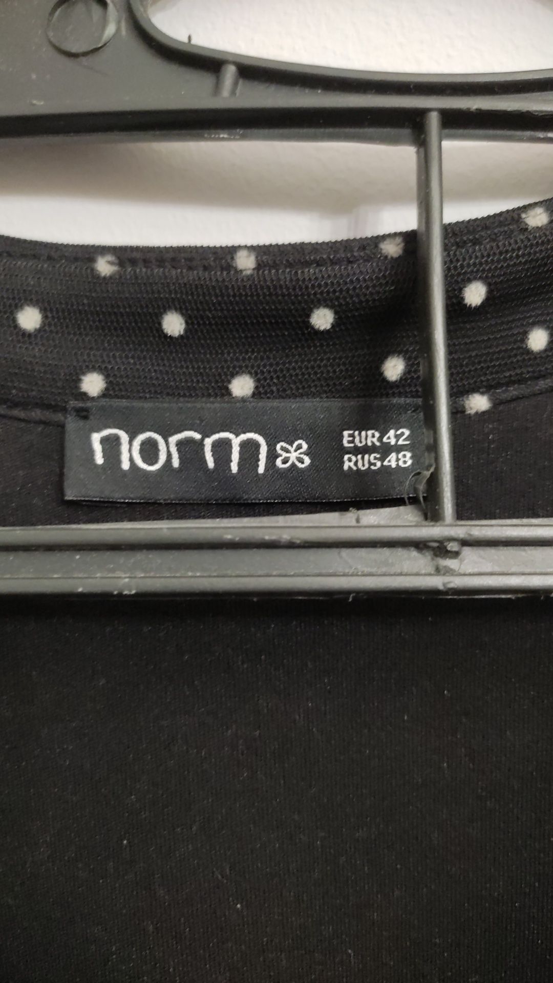 Продам платье 48 размера  norm