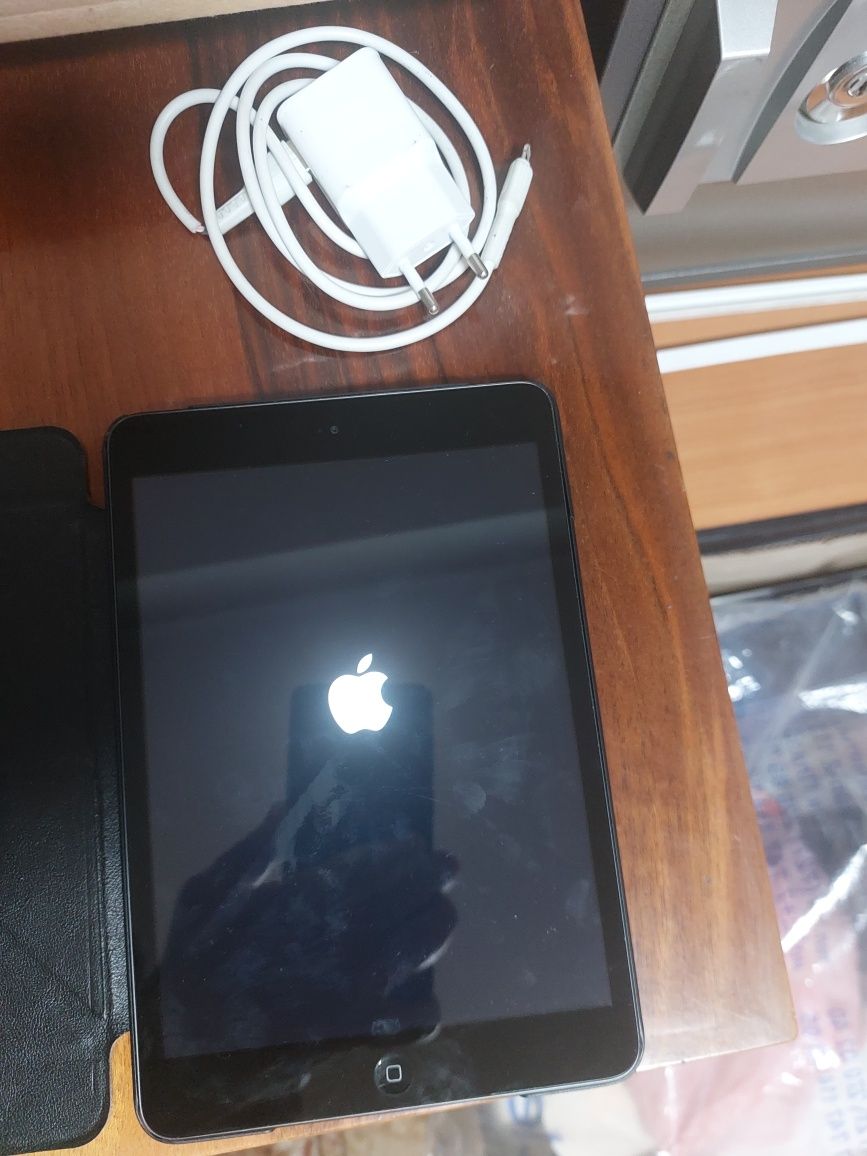 Продам планшет Apple б/у
