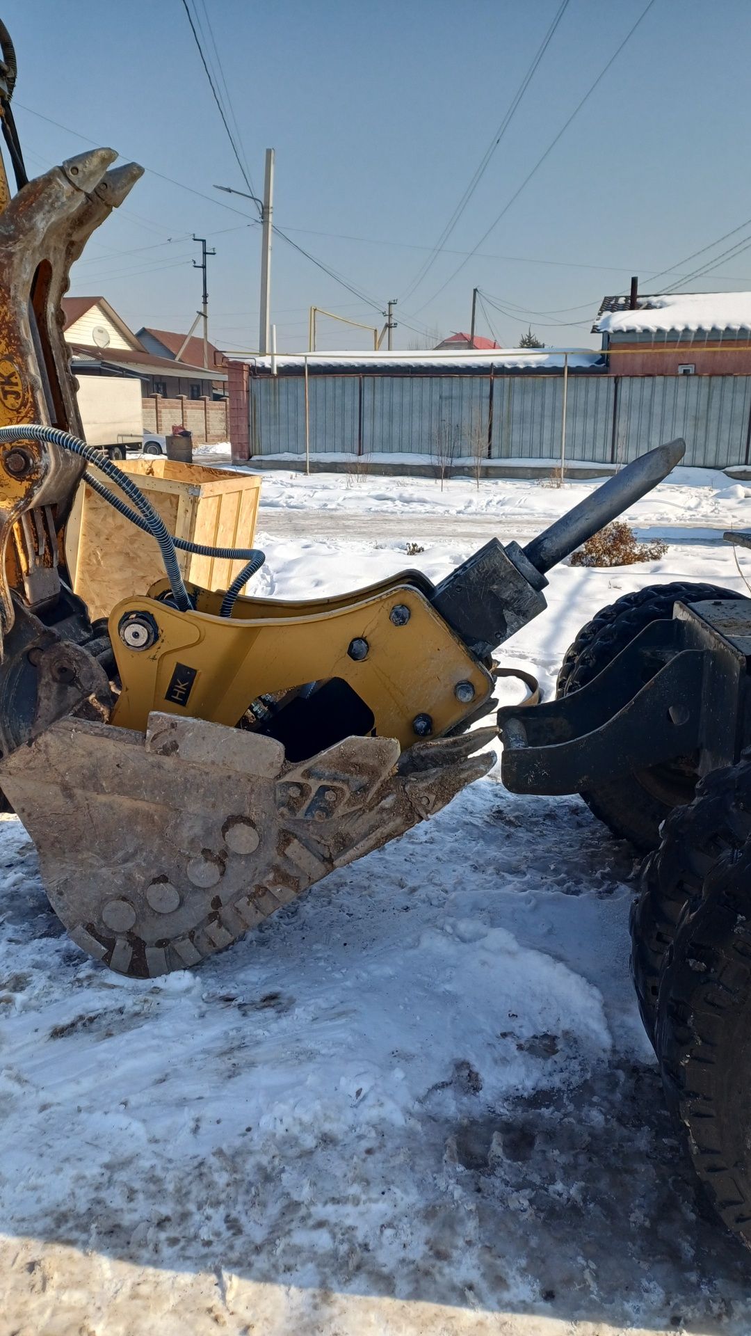 Услуги колесного экскаватора хундай 140 с гидромолотом