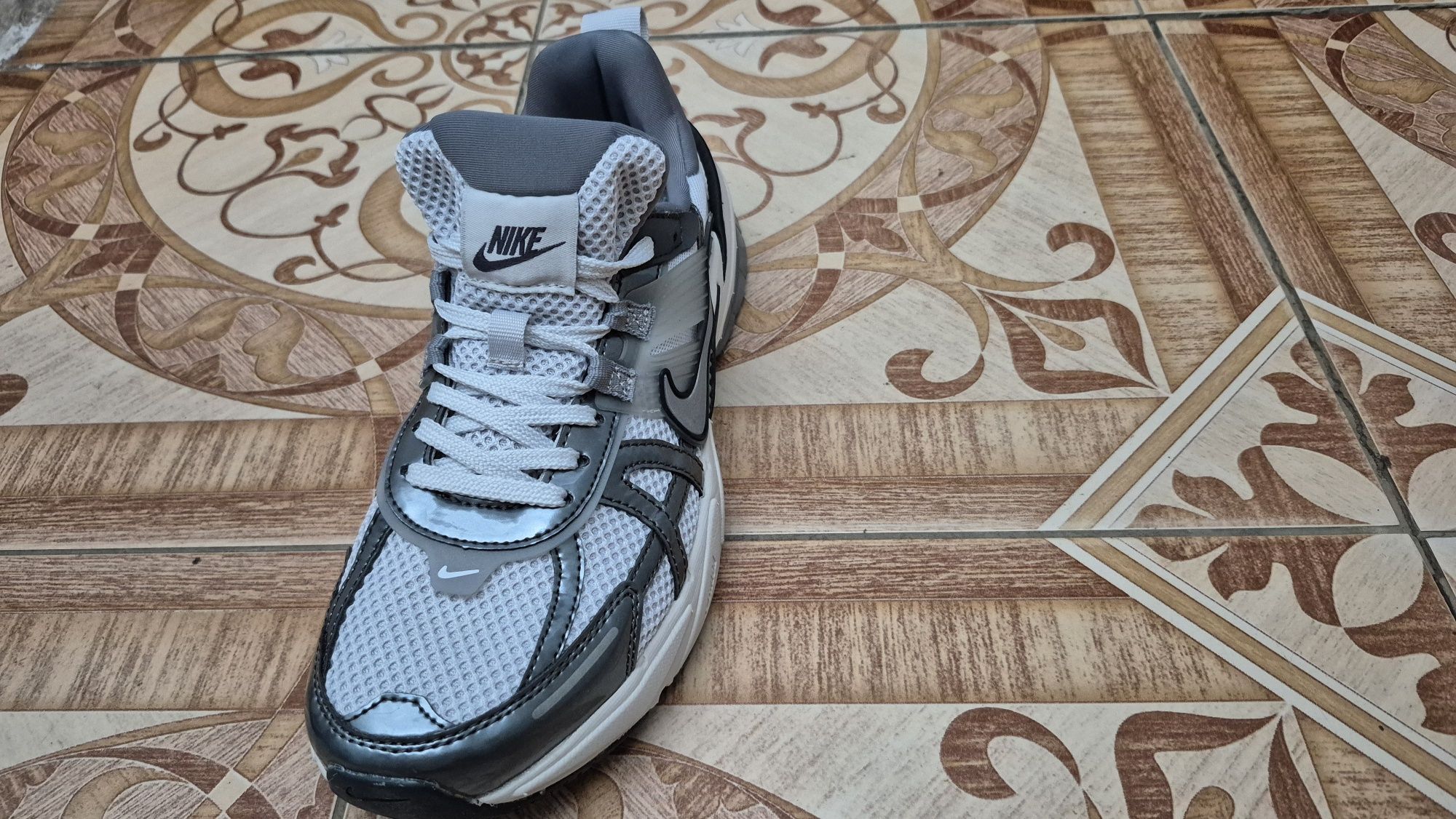 Кроссовки Nike оригинал 45000