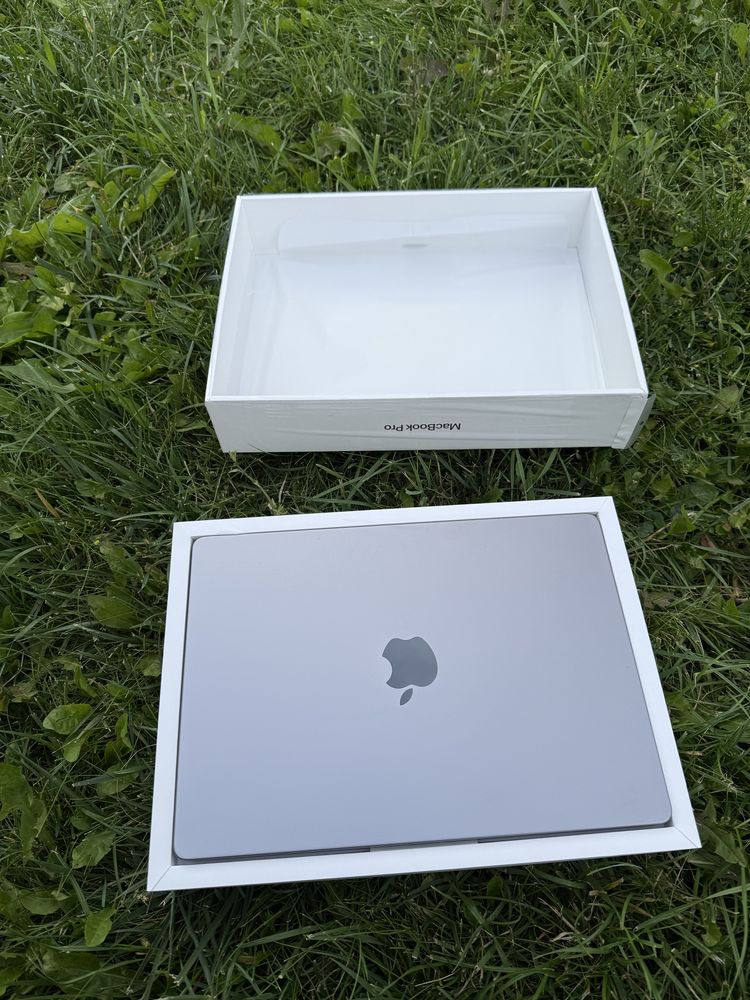 Apple MacBook Pro 14 чип M1 Pro 512gb