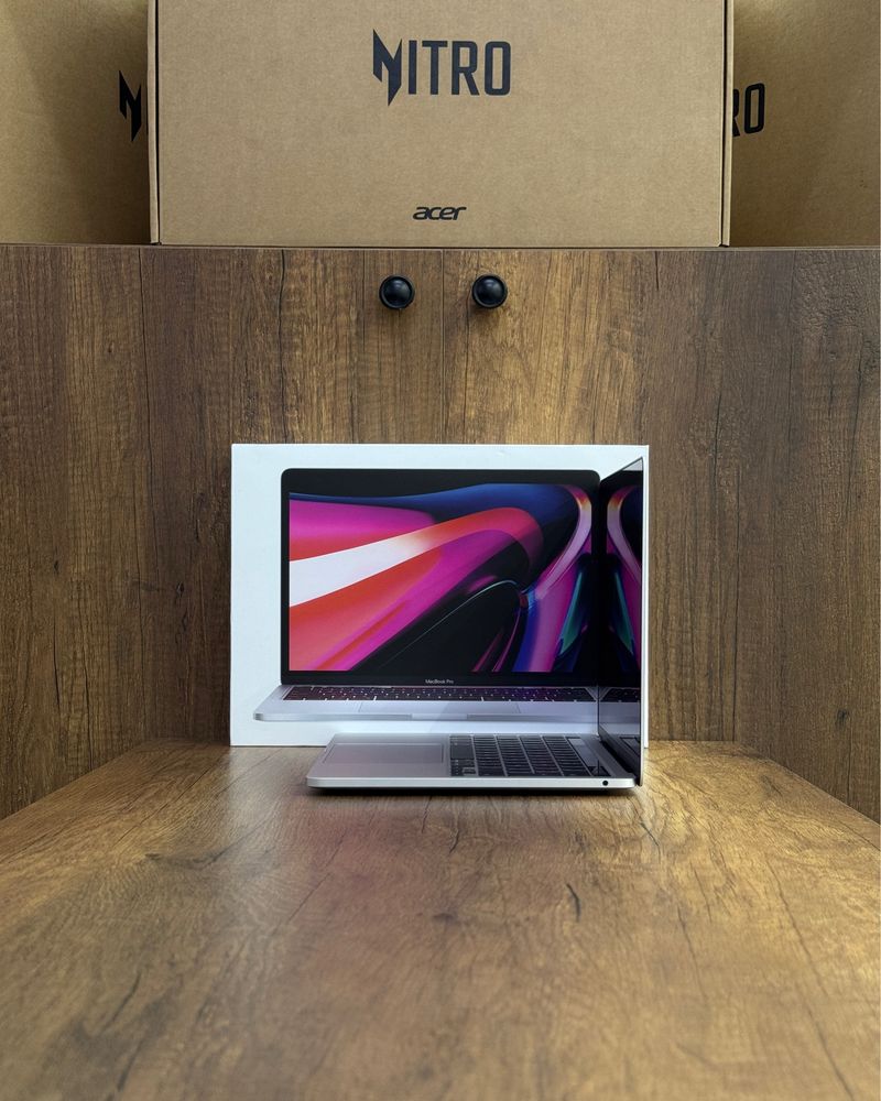 Ноутбук Apple MacBook Pro 13 2022 / M2 / 8GB / 256GB