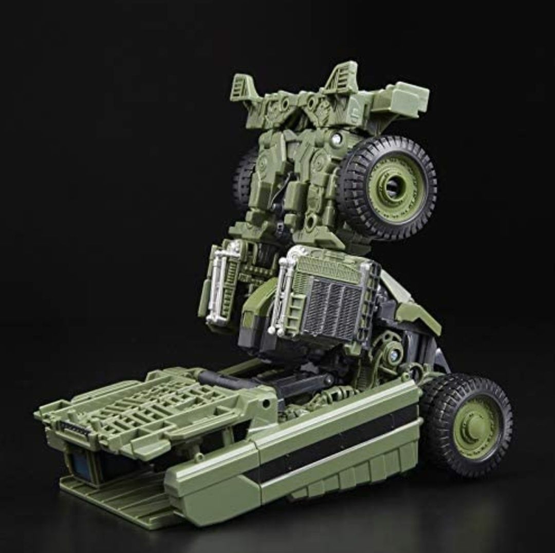 Продам трансформера Hasbro Takara Tomi Studio series 42 Long Haul