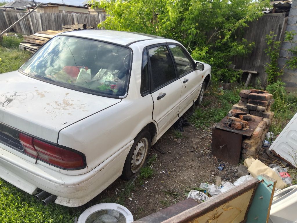 Продам Мицубиси галант на разбор