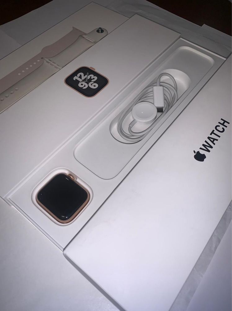 Apple watch SE - часы