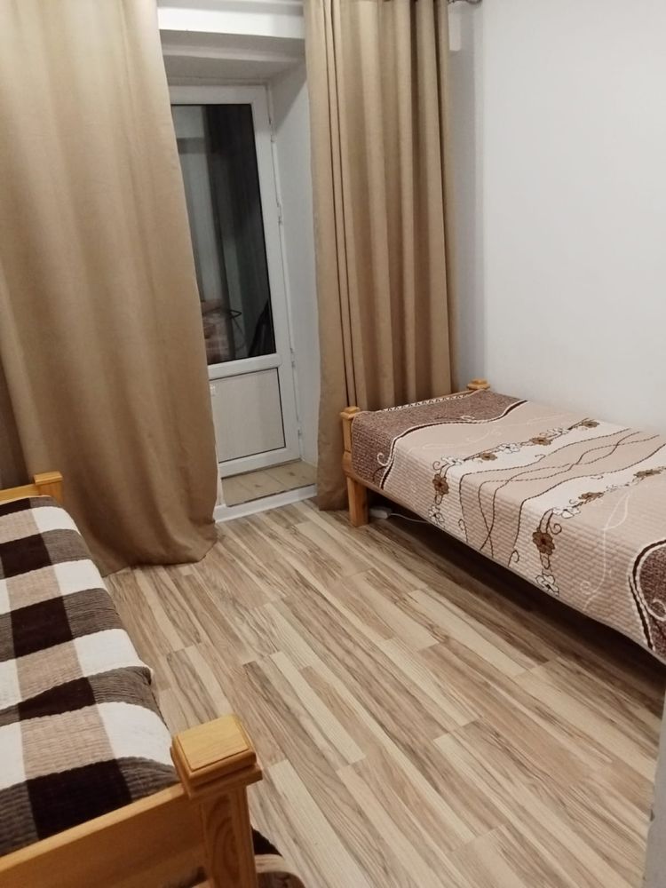 Сдам 3 х,комнатную,трехкомнатную люкс квартиру в центре Абая 133