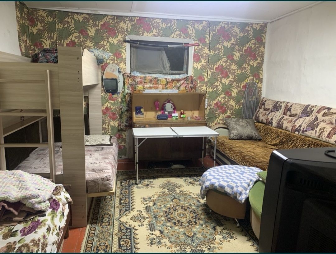 Продам домик с дачным участком