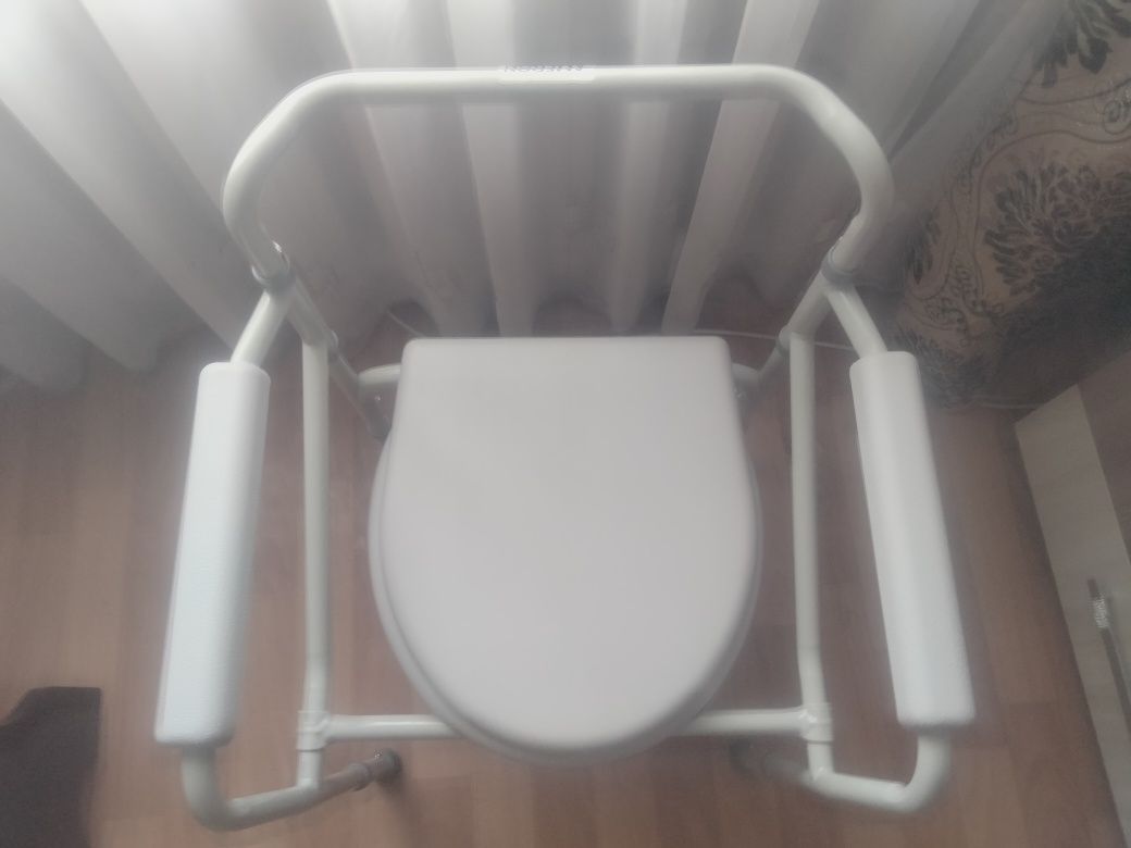 Продам кресло-туалет Amedon AN-668