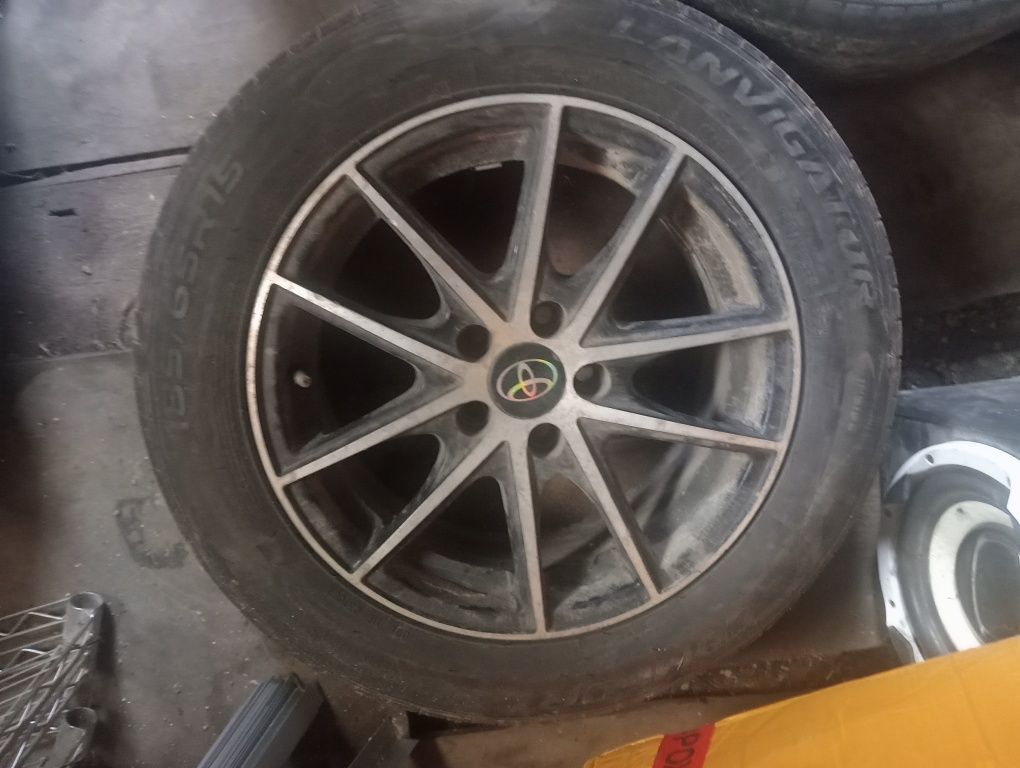 4 диска на R15 на тайота