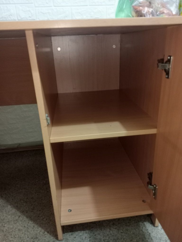 Столь парта.     10.000тг.           .