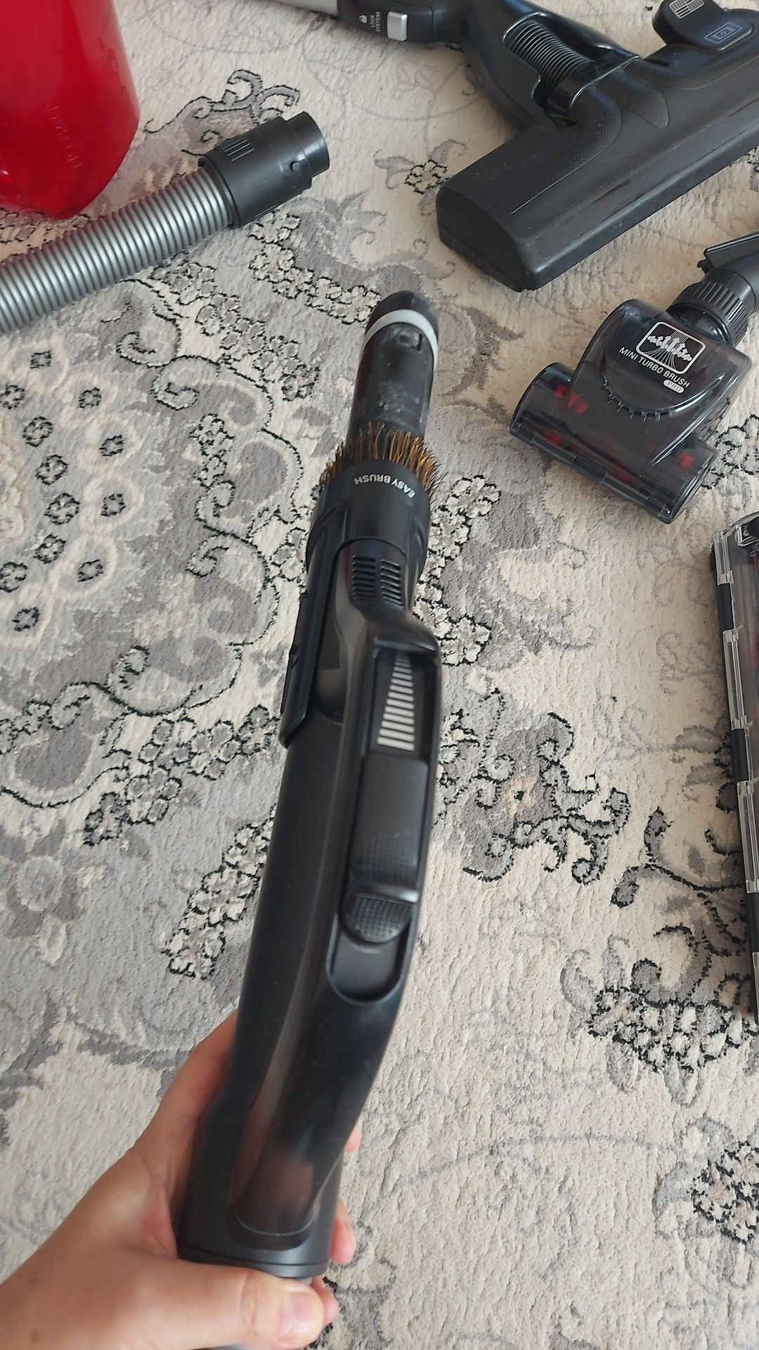 Пылесос фирмы Tefal с 6 насадками