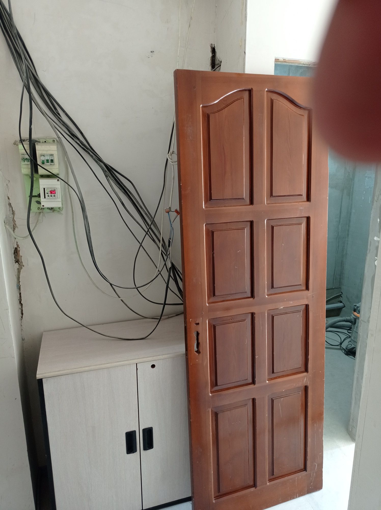 Срочно. Продам дверь деревянная