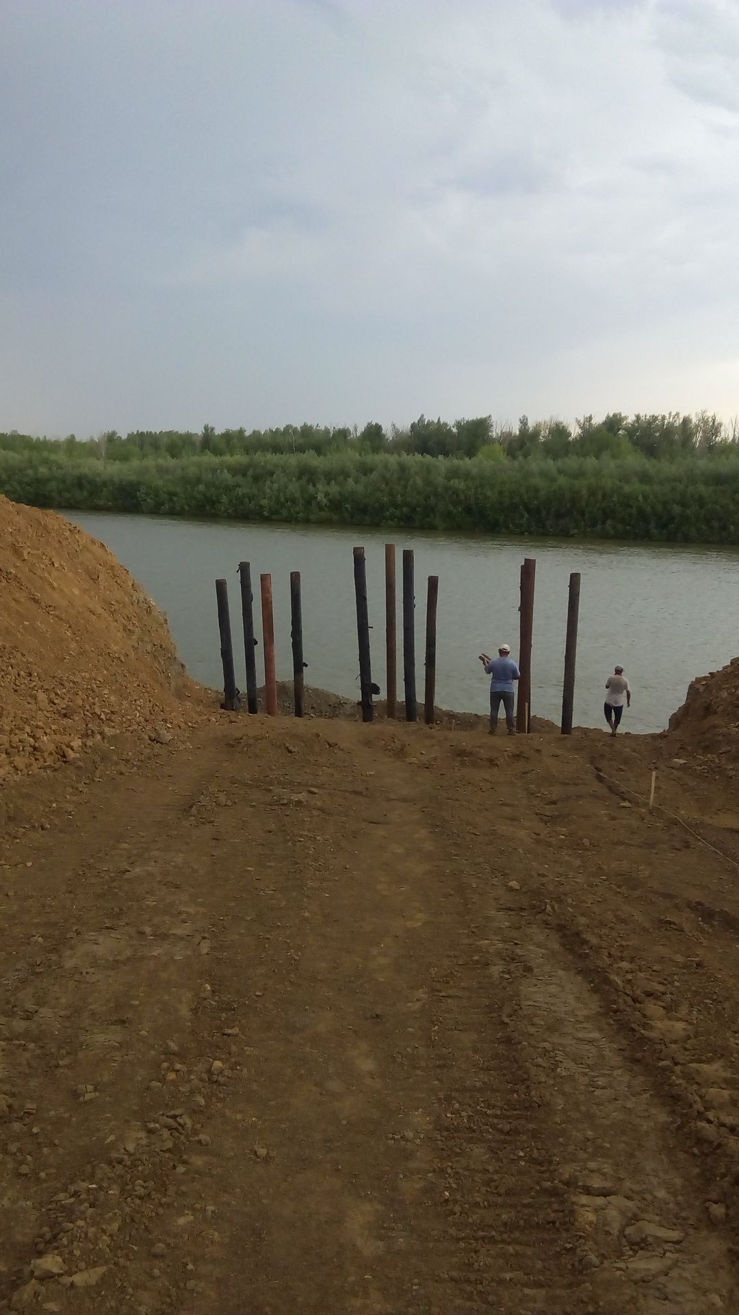 Услуги экскаватора и ямобура на базе трактора