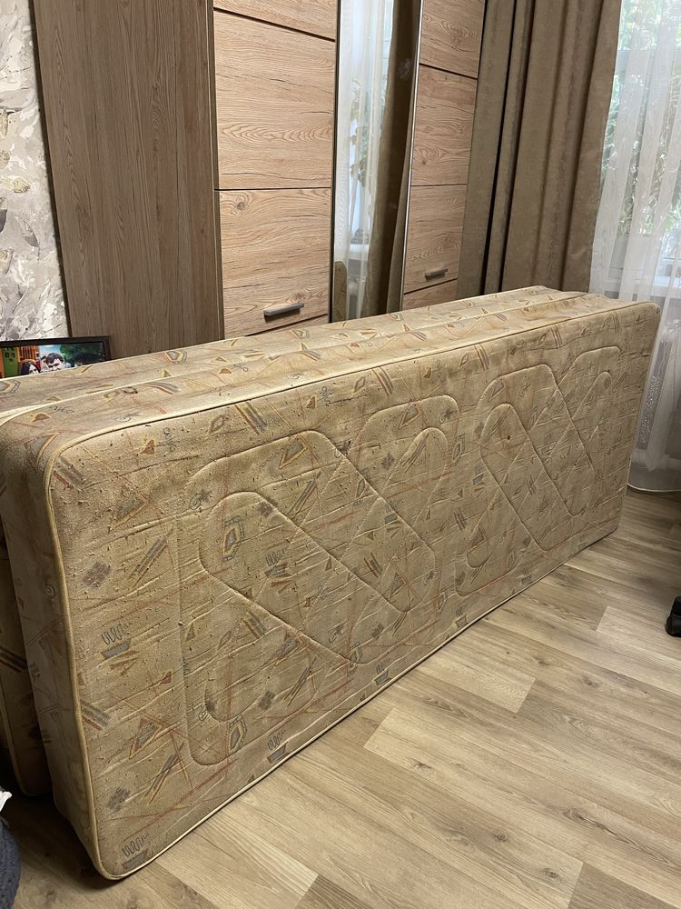 Продам два матраса 80*200