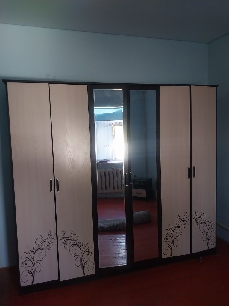 Шкаф продаётся о