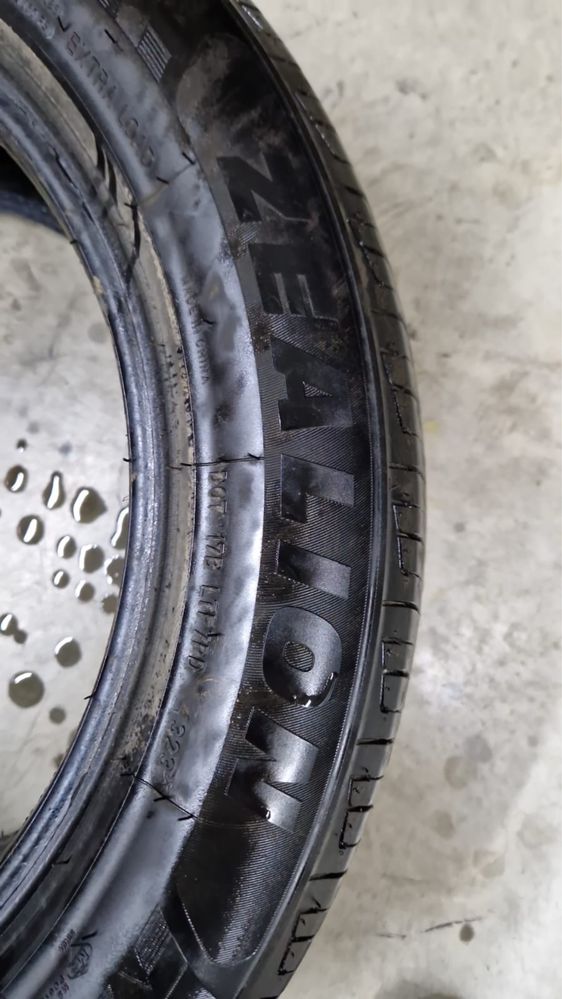 Шины 235/50 R17 комплект