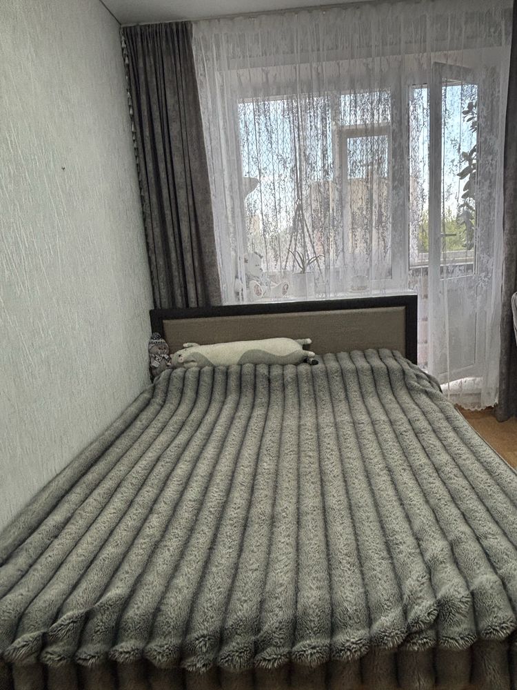 продам кровать с матрасом