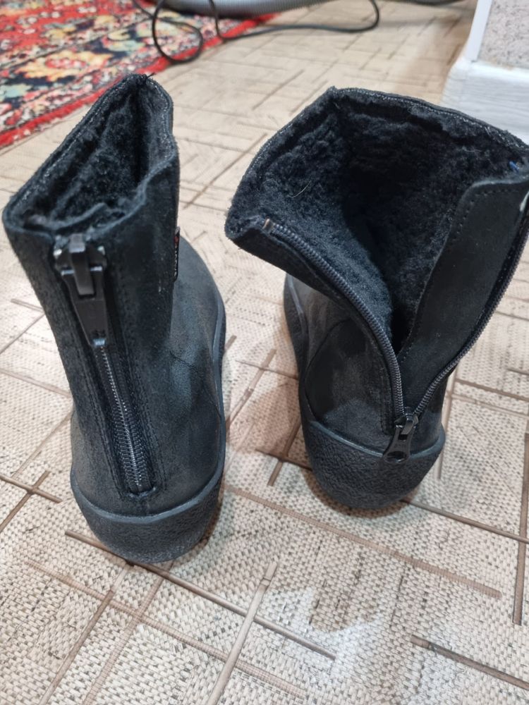 продам женские зимние ботинки