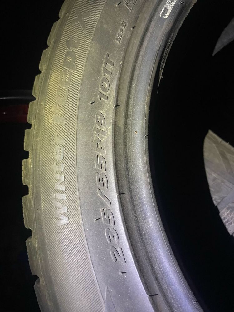 Hankook Winter i*cept X RW10 235/55 R19 101T почти новые