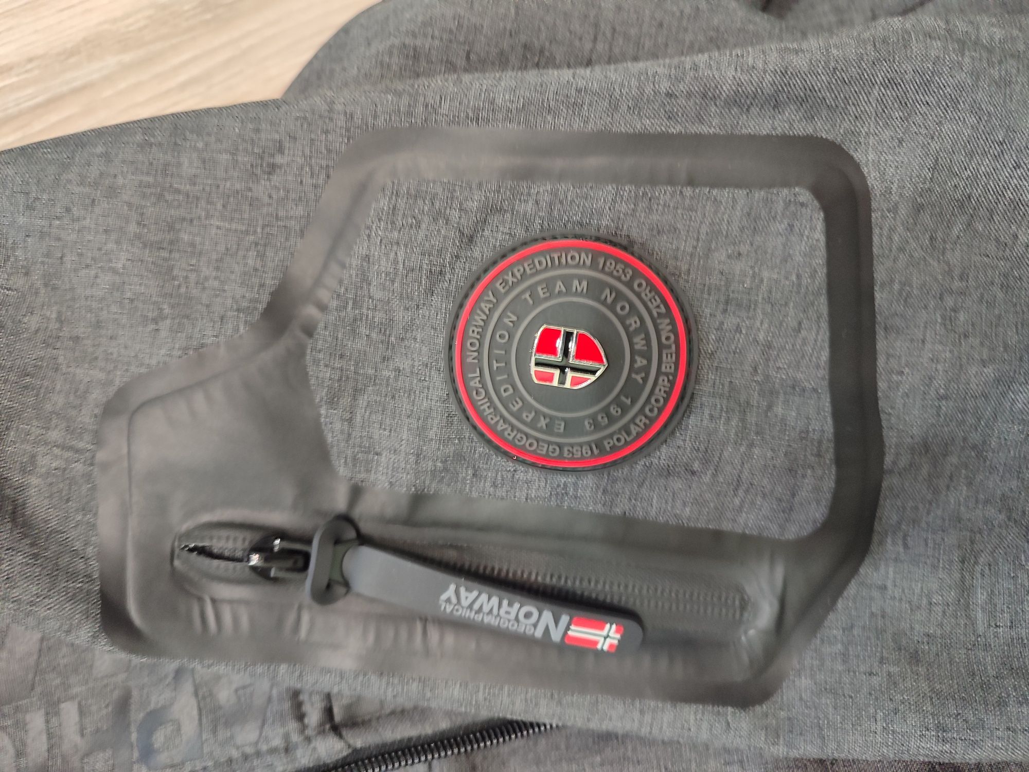 Продам спортивную куртку Norway