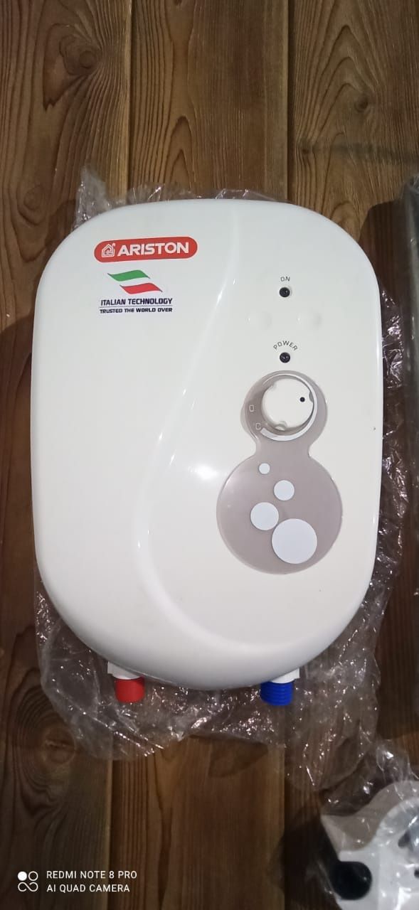 Ariston Bravo E 4523 U-F7 проточный водонагреватель