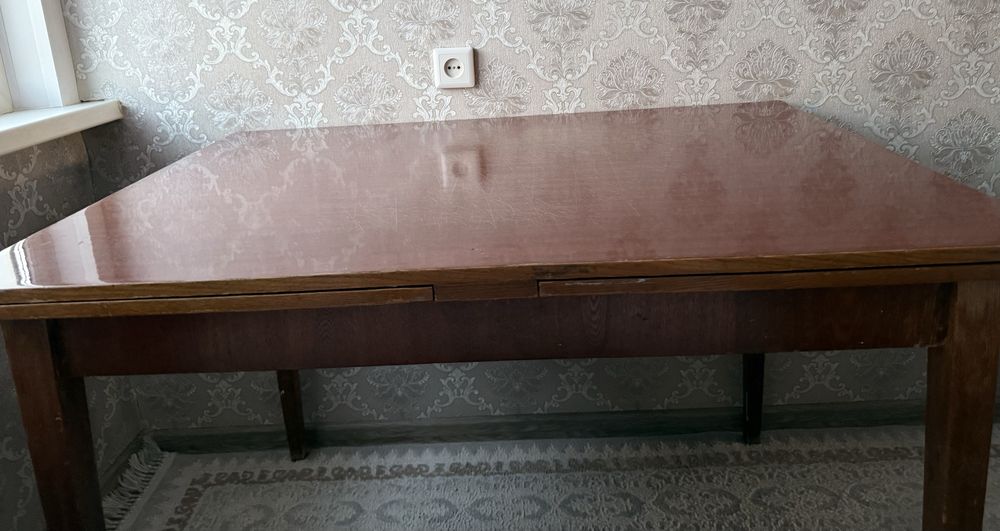 Продам стол в хорошем состоянии