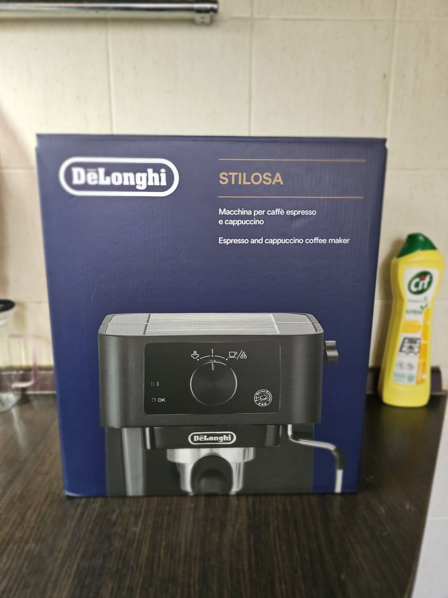 Кофеварка рожковая Delonghi