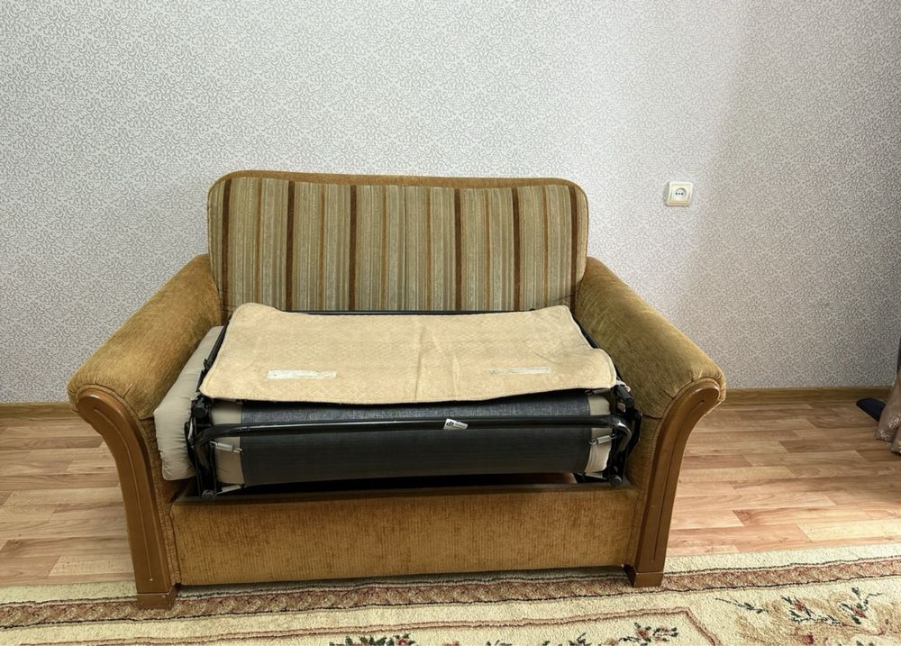 Софа в хорошем состояние раскладной продаю в связи с перездом