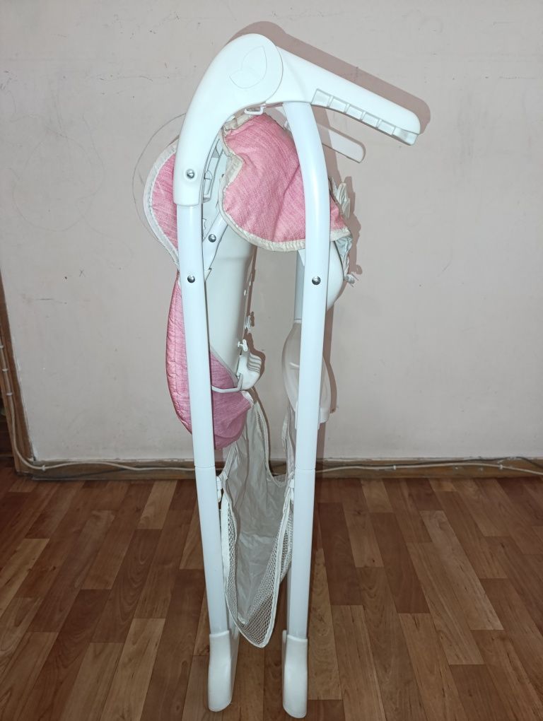 Продам детский стульчик для кормления Joie