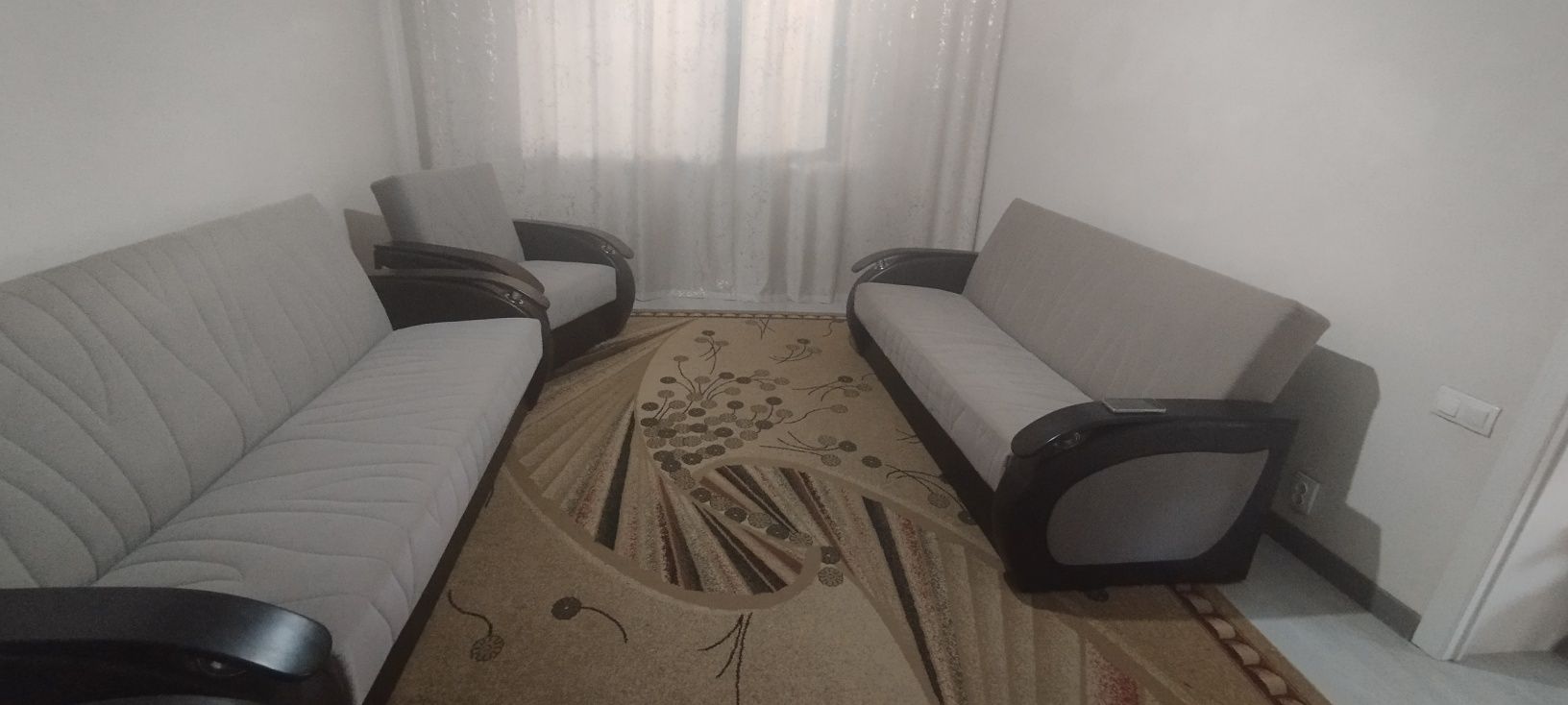 Продам Диван 2 шт. Два кресла.