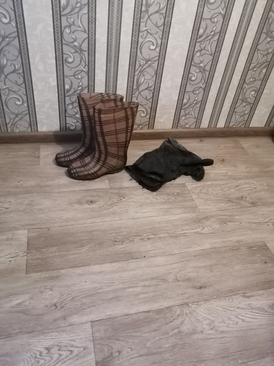 Продам сапоги резиновые женские 38 размера