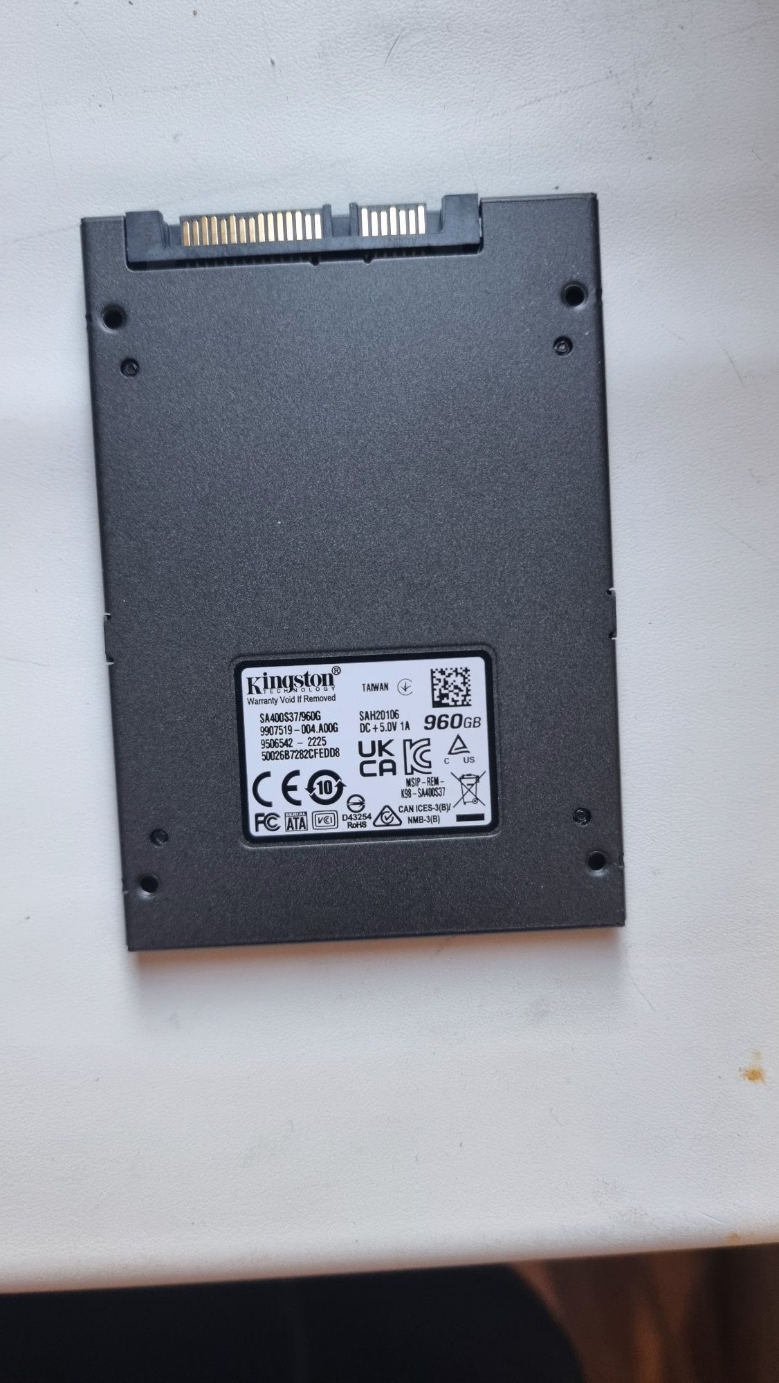 Продаю ssd  для ноутбука объём 1 Tb