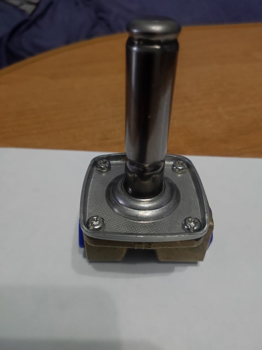 Клапан электромагнитный DANFOSS 032U1263 EV220B  без катушки
