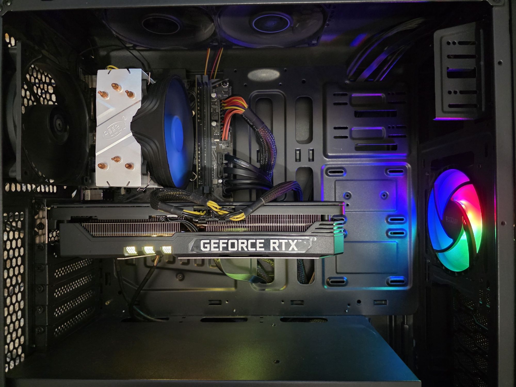 Core i5 10400F. Rtx 3070Ti