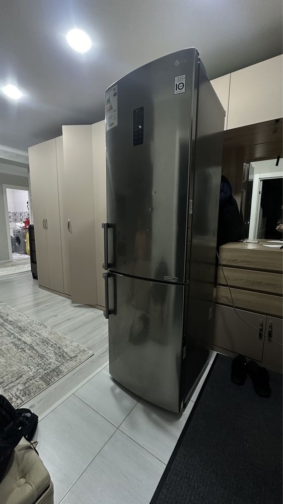 Продам холодильник lg