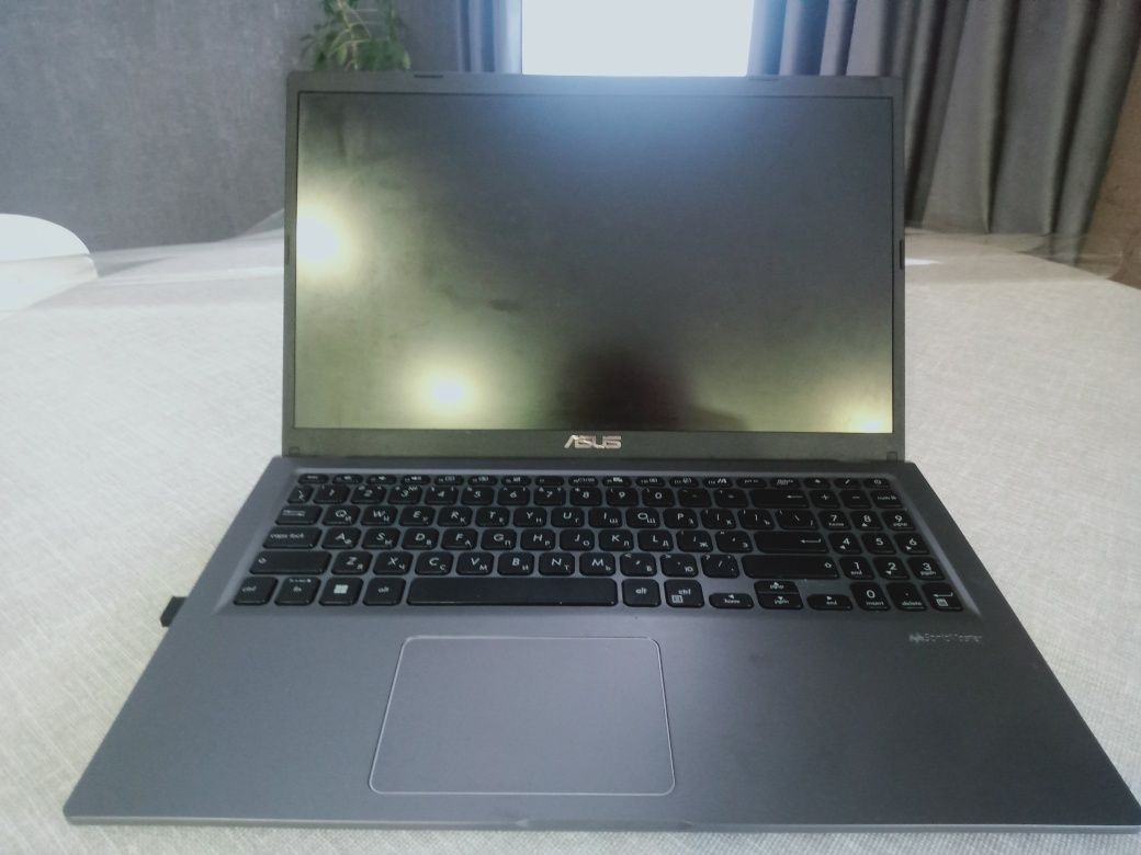 Ноутбук ASUS 15.6" / 8 Гб / SSD 256 Гб / Win 11 / X515EA-BQ1189W / 90N
