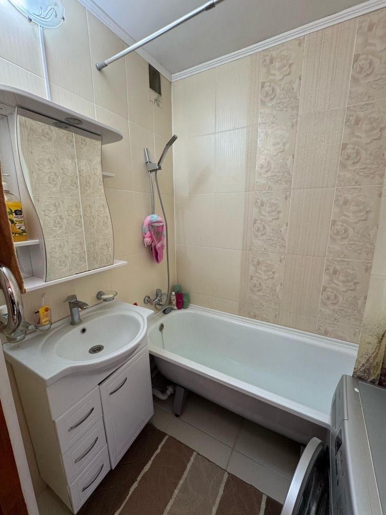 СРОЧНО продам 3-х комнатную квартиру, 8 мкрн, ТОРГ ИМЕЕТСЯ.