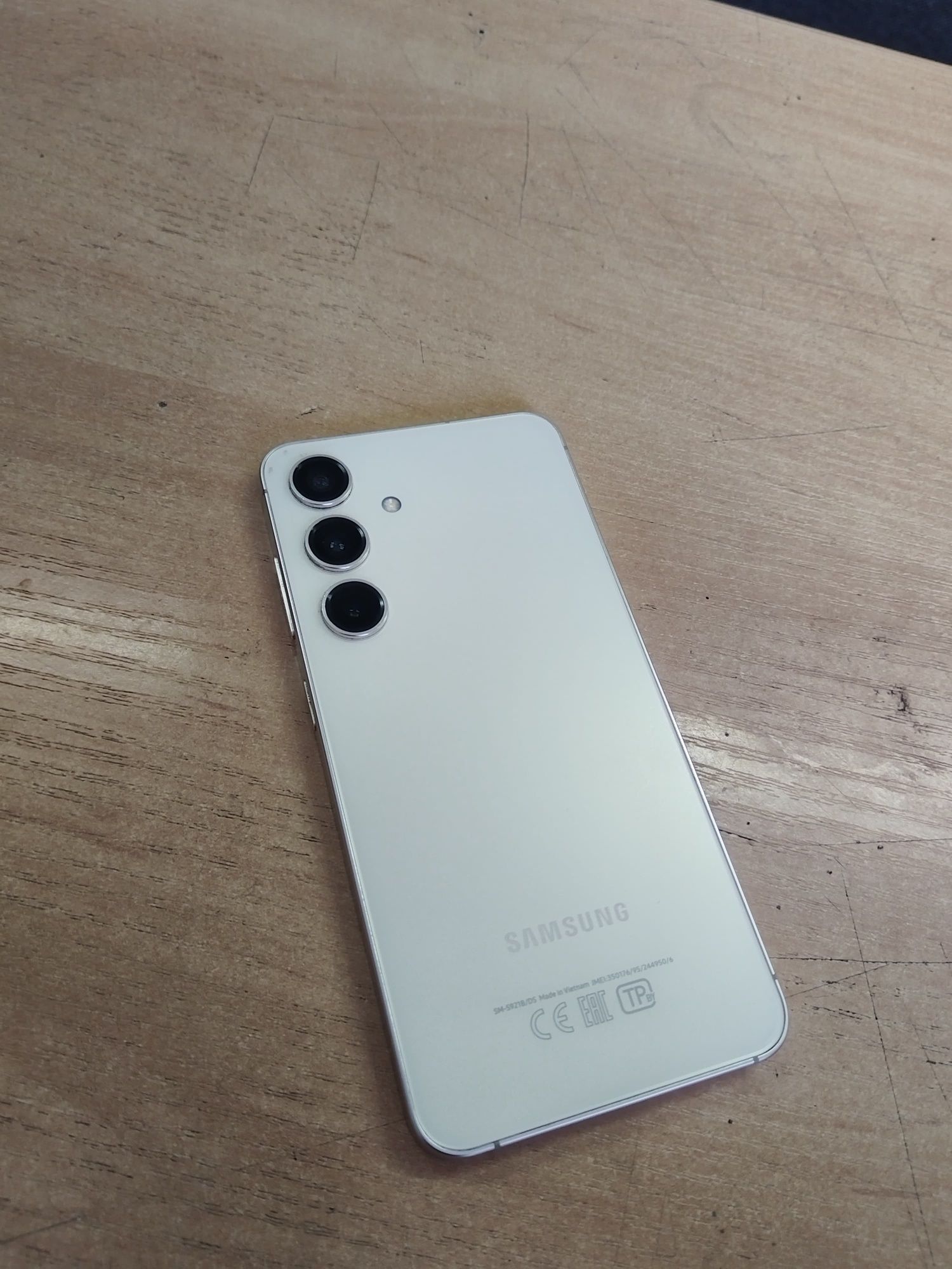 Samsung s24 256 гиг. Цена 250000