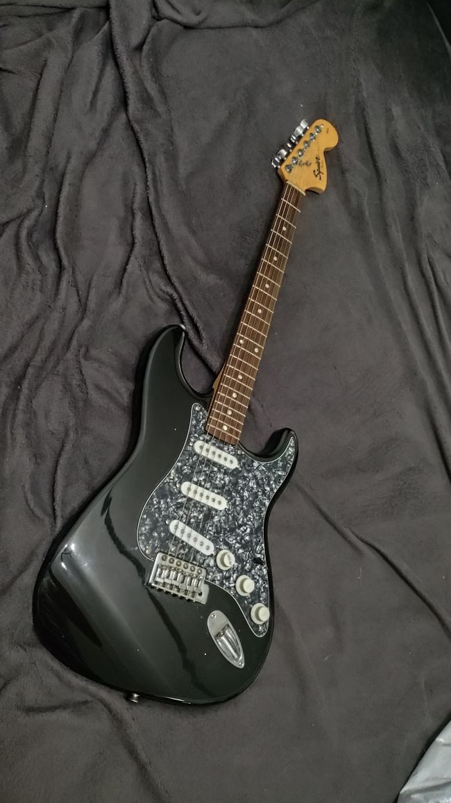 Squier afiniti в красивом  цвете
