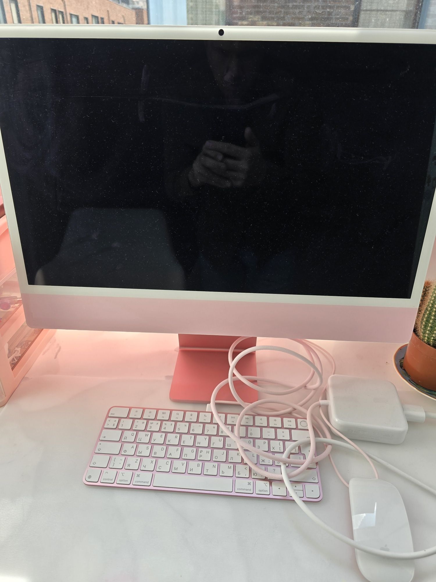 Компьютер iMAC новый,розовый