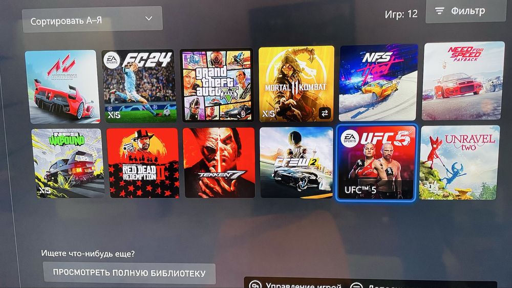 Продам Xbox series S 2 джойстика + игры.