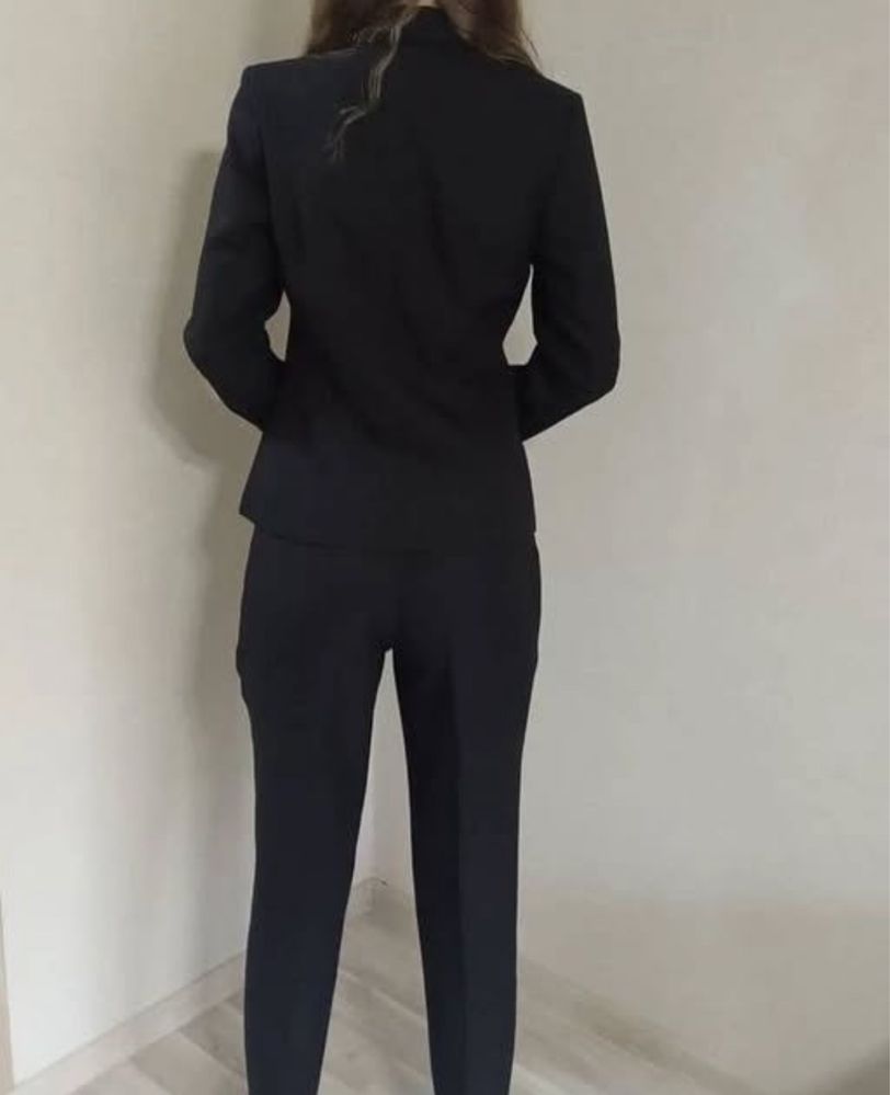 Продам брючный костюм, р-р 42-44