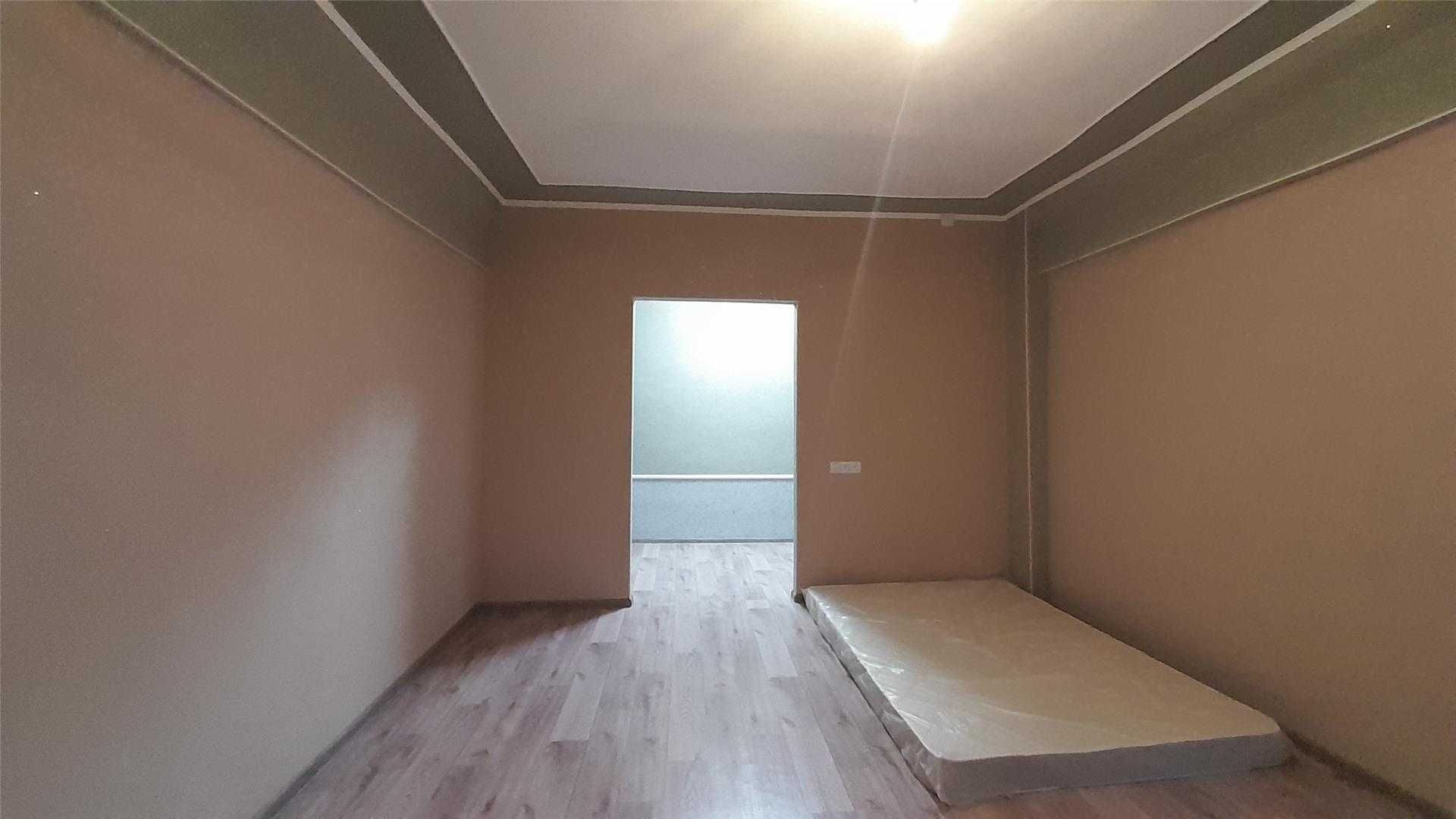 Продам 2 комн болгарского типа на 4эт в 5 эт доме