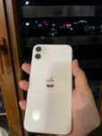 iPhone 11 64 ГБ белый в отличном состоянии